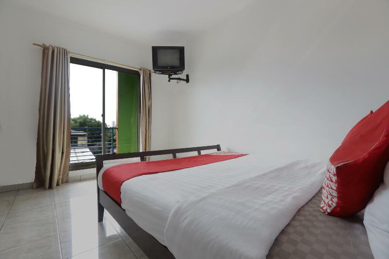 Reddoorz Near Tomang 2 Hotel Jakarta Exterior photo