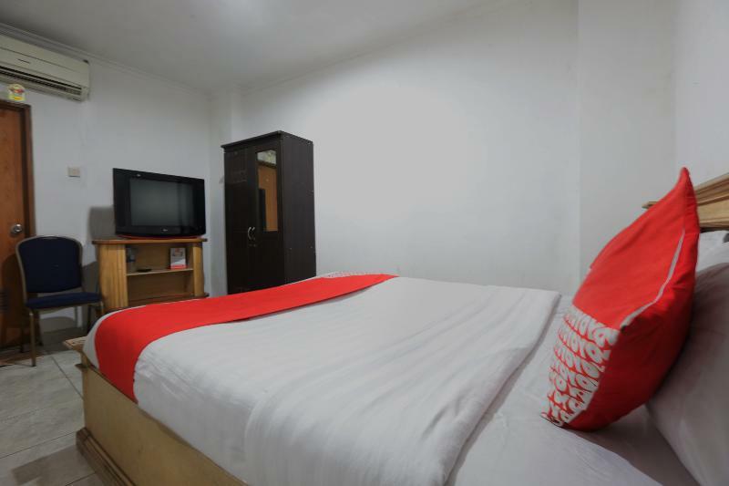 Reddoorz Near Tomang 2 Hotel Jakarta Exterior photo